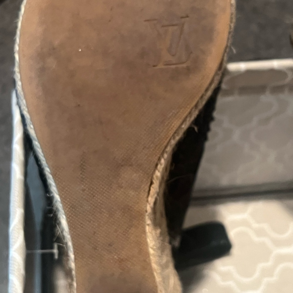 Louis Vuitton espadrille.. black gently worn - Picture 4 of 8
